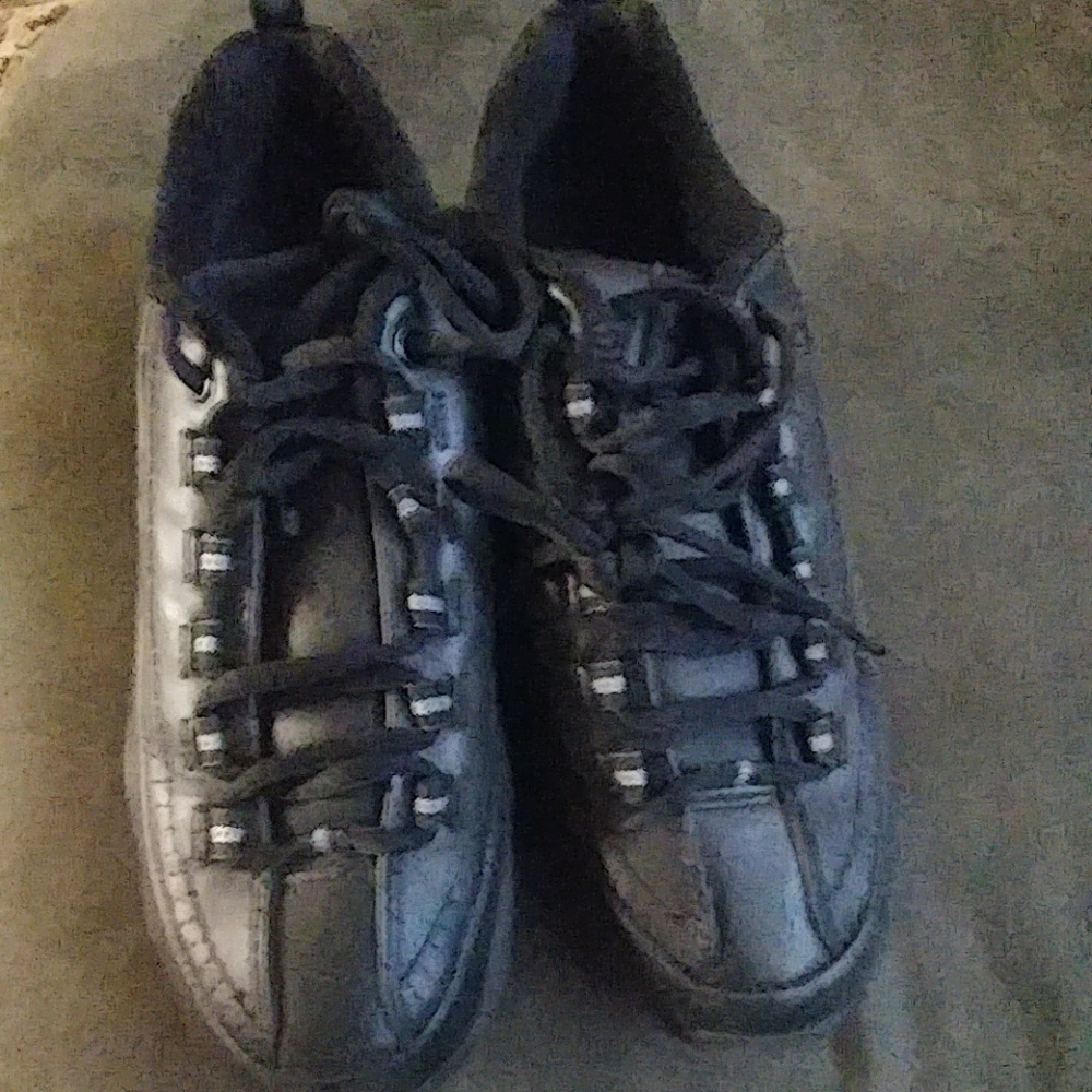 Sketcher women work shoes size8.
